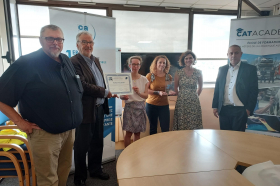 Remise trophée Ambassadeur de l'emploi